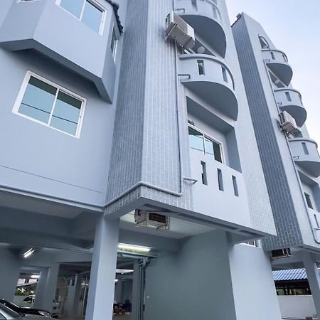 Baan Khun Pra Duplex Rm3 Bangkok Leilighet Eksteriør bilde