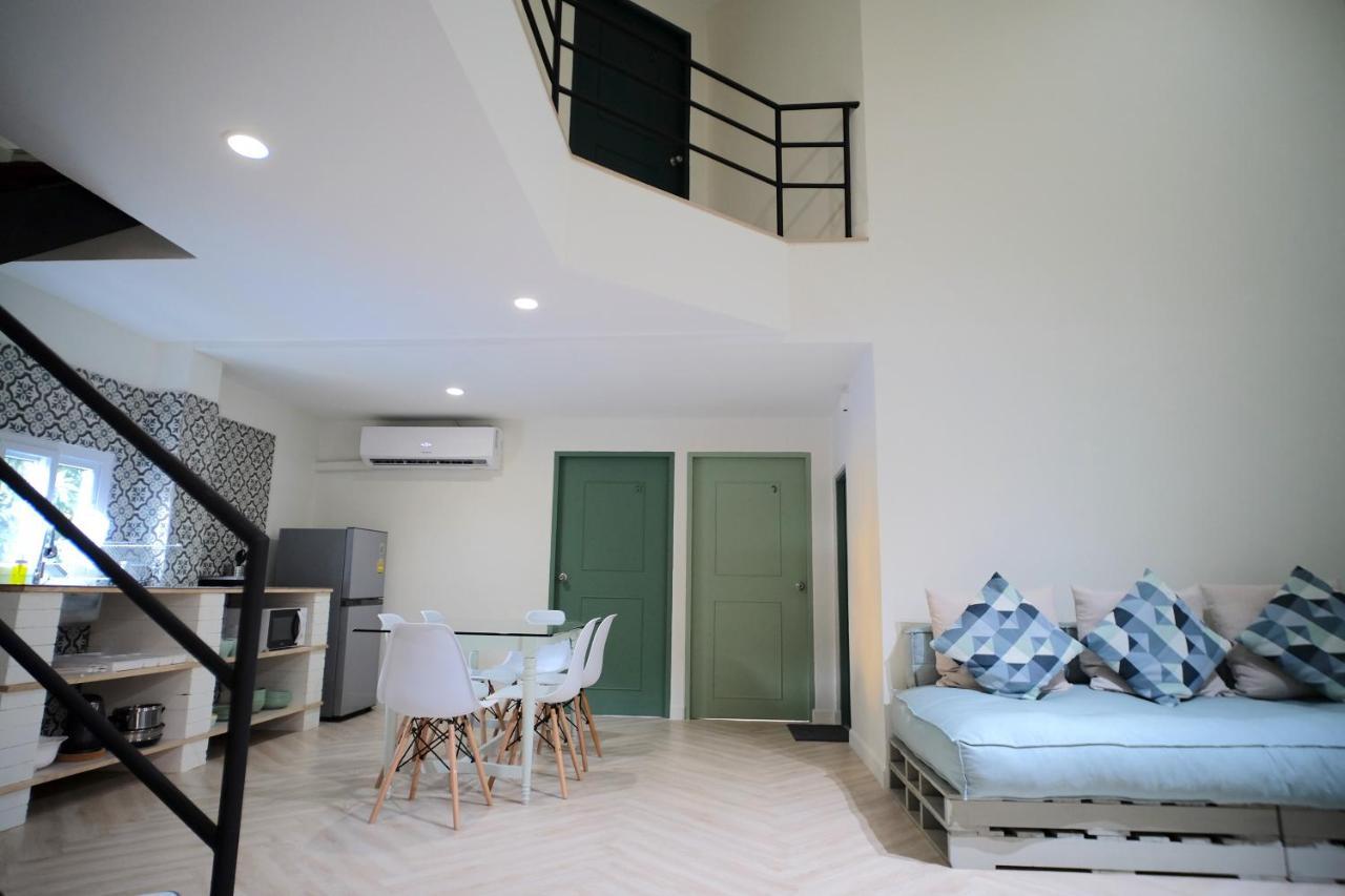 Baan Khun Pra Duplex Rm3 Bangkok Leilighet Eksteriør bilde