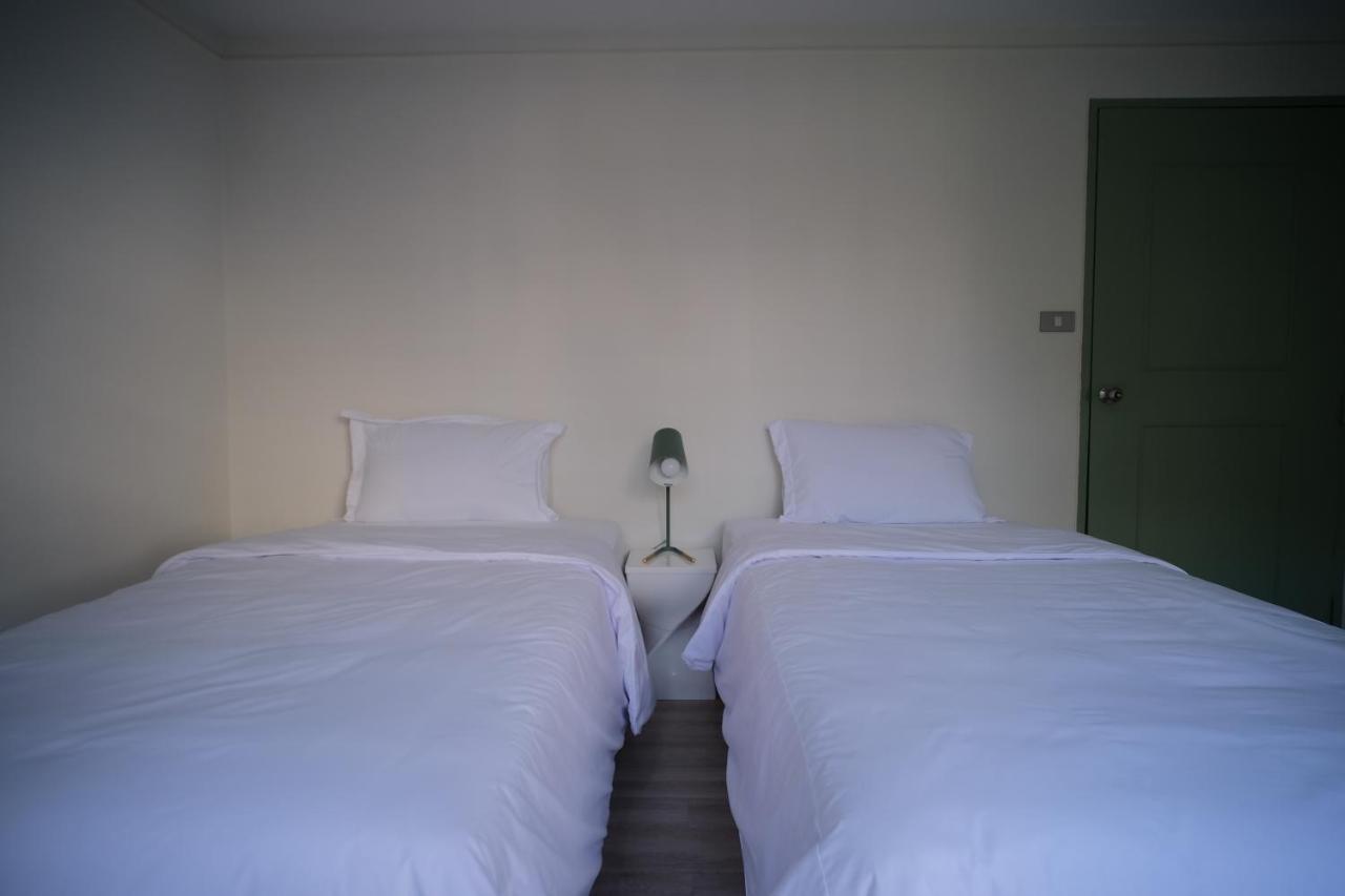 Baan Khun Pra Duplex Rm3 Bangkok Leilighet Eksteriør bilde